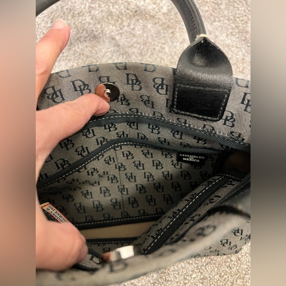 Vintage Dooney & Bourke hang bag - Picture 6 of 11